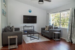 5870 Star Grass Ln in Naples, FL - Building Photo