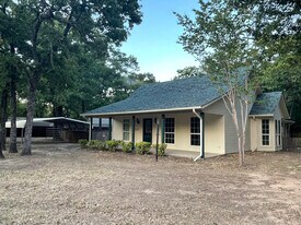 2099 Edgewood Ln in Quinlan, TX - Building Photo