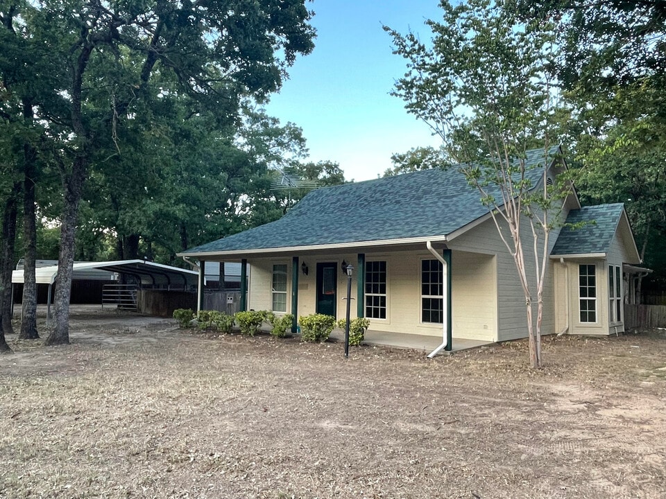2099 Edgewood Ln in Quinlan, TX - Building Photo