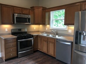 631 E Chestnut St in Jeffersonville, IN - Building Photo - Building Photo