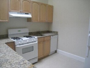 33 Bay State Rd, Unit 4R in Boston, MA - Building Photo - Building Photo