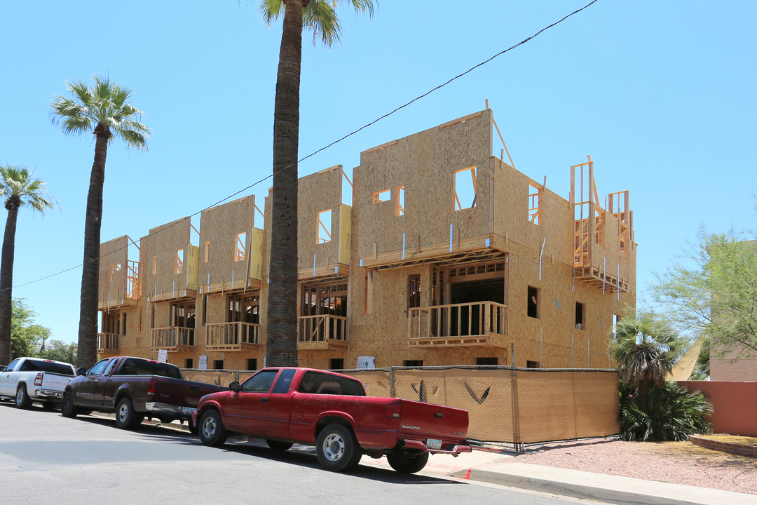 Coronado Commons in Phoenix, AZ - Building Photo