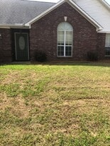 117 Gardenview Dr in Saltillo, MS - Building Photo