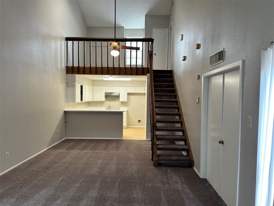 3119 Windchase Blvd in Houston, TX - Building Photo