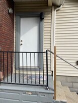 369 Stambaugh Ave in Sharon, PA - Building Photo