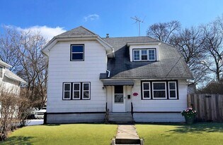 285 Bowmanville St in Akron, OH - Building Photo