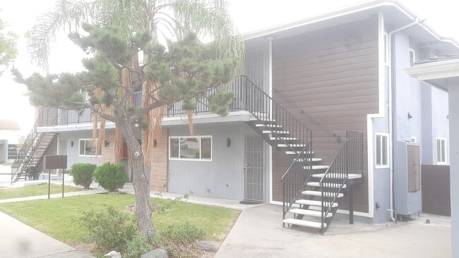 1305 Masser Pl, Unit 4 in Montebello, CA - Foto de edificio - Building Photo