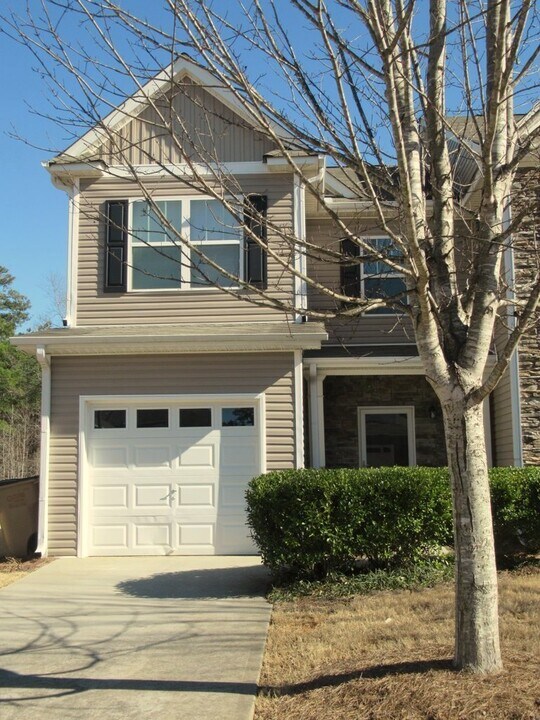 583 Rendezvous Rd in Acworth, GA - Building Photo