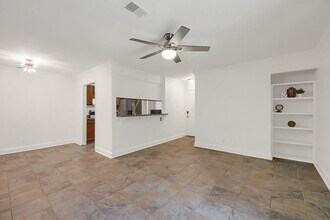 501 Barrington Hills Dr in Atlanta, GA - Building Photo - Building Photo