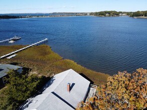 7 Sims Ln in Sag Harbor, NY - Building Photo - Building Photo