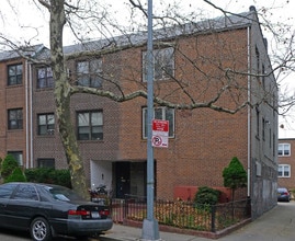 88-27 53rd Ave in Flushing, NY - Building Photo - Building Photo