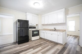 51-53-53 Leyfred Terrace in Springfield, MA - Building Photo - Building Photo