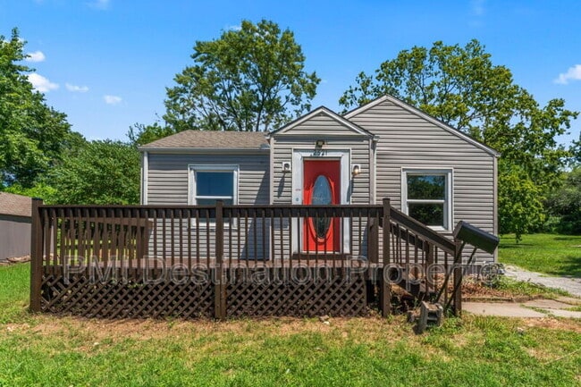 property at 2521 S Evanston Ave