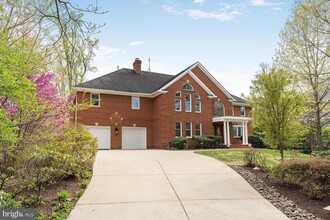 4622 N Dittmar Rd in Arlington, VA - Building Photo - Building Photo