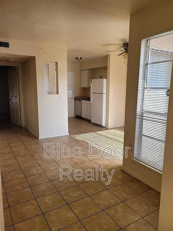 property at 4601 Carlisle Blvd NE