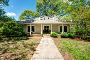 222 Frazier Ln in Benton, AR - Building Photo