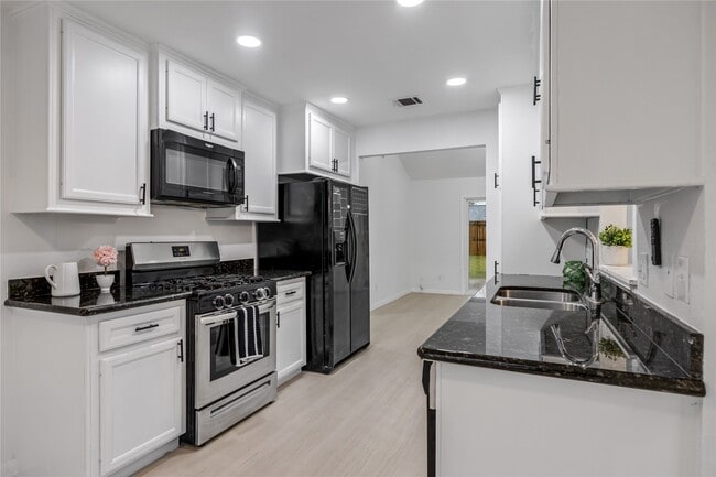 property at 2407 Tinechester Dr