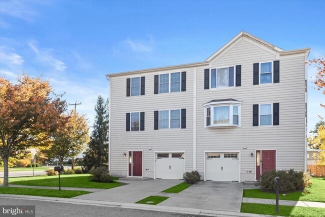 property at 1 Karendale Ct