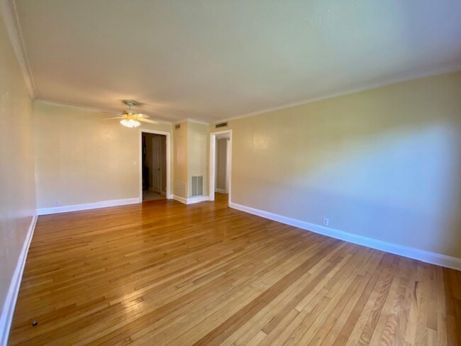 503 Dudley Dr-Unit -503 Dudley Apartment E in Shreveport, LA - Foto de edificio - Building Photo