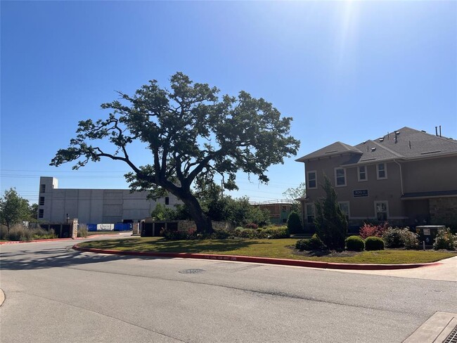 property at 13800 Lyndhurst St
