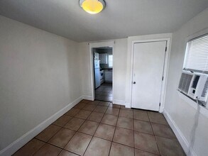 2330 S Ferncreek Ave in Orlando, FL - Building Photo - Building Photo