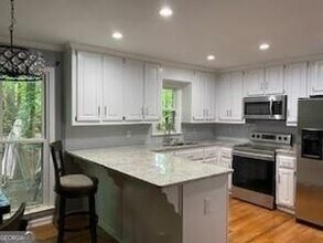 11180 Surrey Park Trail in Duluth, GA - Building Photo - Building Photo
