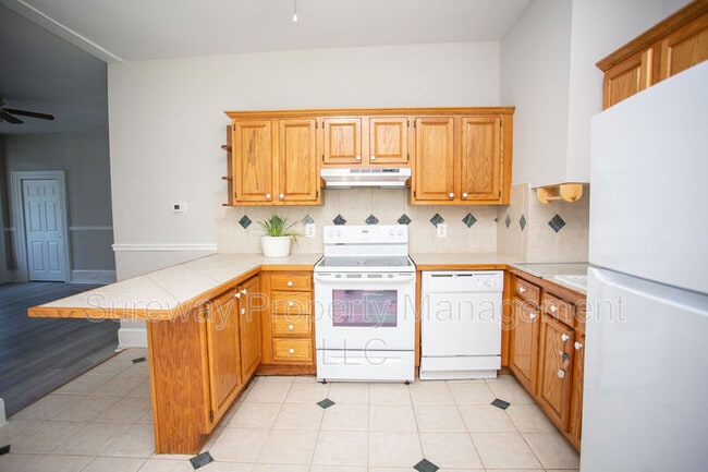 21 N Lenola Rd in Moorestown, NJ - Building Photo - Building Photo