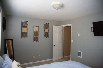 1385 Willagillespie Rd in Eugene, OR - Building Photo - Building Photo