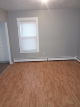 102 1st Ave in Warwick, RI - Building Photo - Building Photo