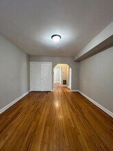7150 S Cornell Ave in Chicago, IL - Building Photo - Building Photo