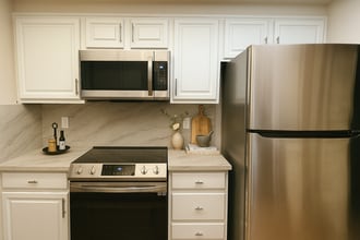 977 El Camino Real, Unit 303 in Burlingame, CA - Building Photo - Building Photo