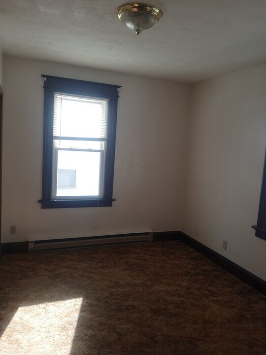 66 Williams St, Unit 66 Williams st, in Bristol, CT - Foto de edificio