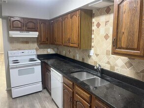 10524 Shadywood Dr in Fort Worth, TX - Building Photo - Building Photo