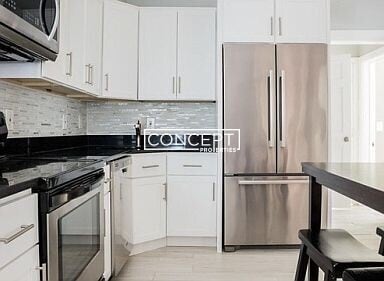 property at 7 Story St