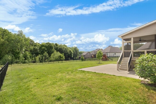 1004 Chagford Dr in Clarksville, TN - Building Photo - Building Photo