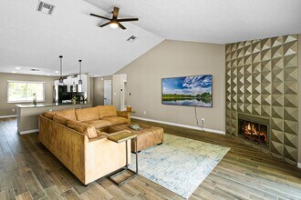 485 Lakeshore Dr in Lake Mary, FL - Building Photo - Building Photo