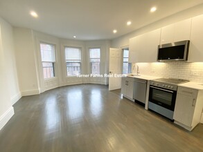 225 Newbury St, Unit 3R in Boston, MA - Building Photo - Building Photo