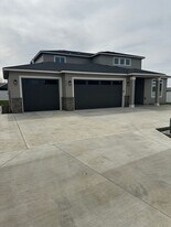 414 Trillium Way S in Moses Lake, WA - Building Photo