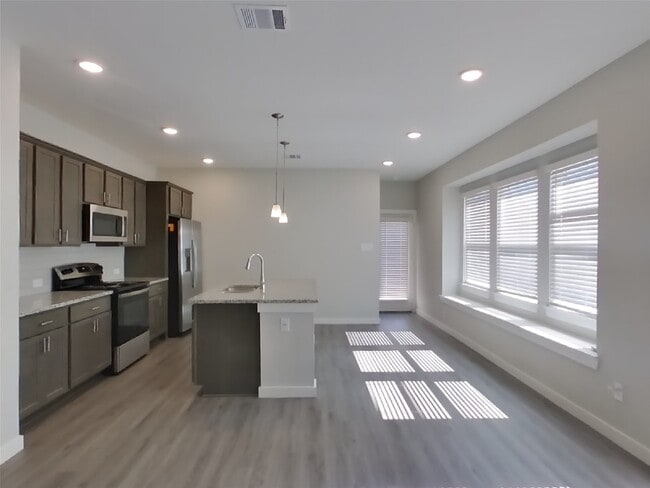 property at 2366 Bailey Flds Ln