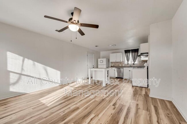 1303 S Medora St in Terrell, TX - Building Photo - Building Photo