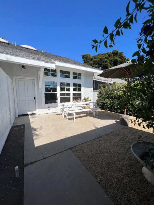 5045 8th St in Carpinteria, CA - Building Photo