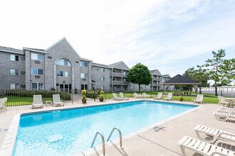 Wedgewood Park Apartments in Coon Rapids, MN - Foto de edificio - Building Photo