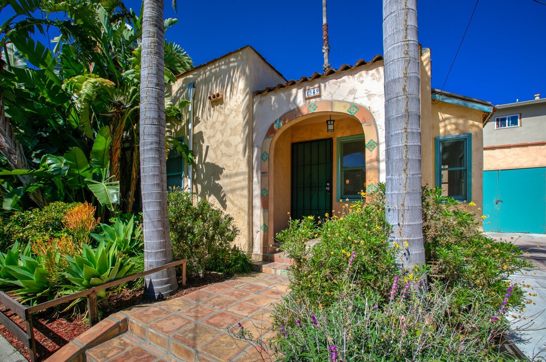 1349 N Citrus Ave in Los Angeles, CA - Building Photo