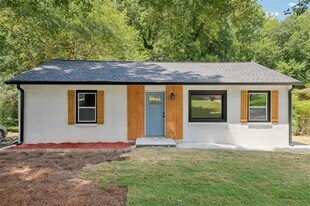 2909 Diana Dr SW in Atlanta, GA - Building Photo