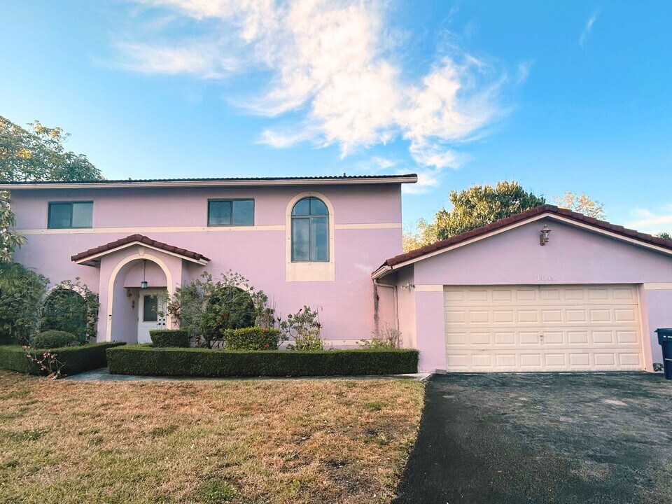 14141 SW 156th Terrace in Miami, FL - Building Photo