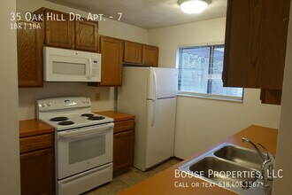 35 Oak Hill Dr in Belleville, IL - Building Photo - Building Photo