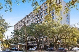 2100 St Charles Ave in New Orleans, LA - Building Photo