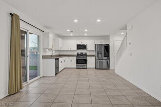 326 Quail Dove Ave in Henderson, NV - Building Photo - Building Photo