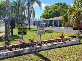 10464 106th Ave N in Largo, FL - Building Photo