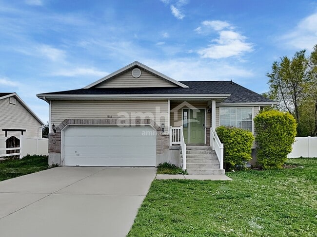 property at 1205 Princes Cir